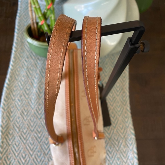 🌺Dooney & Bourke Signature Logo Purse & Wallet Set (Tan) w/Silver Hardware. - Picture 7 of 14